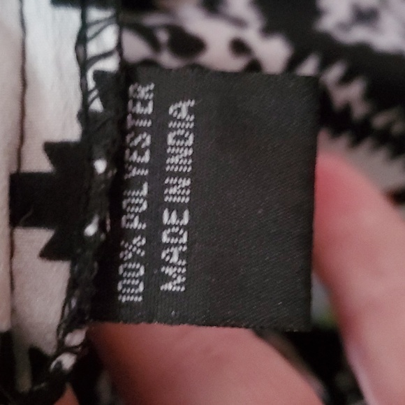 Fashion Web Blouse - Picture 9 of 10